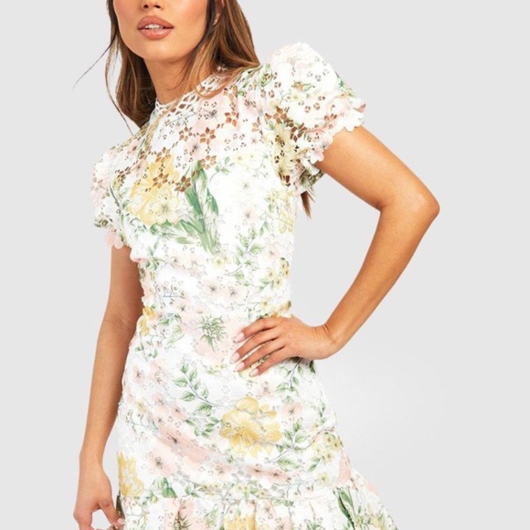 Boohoo Floral Ruffle Mini Dress - Picture 2 of 3